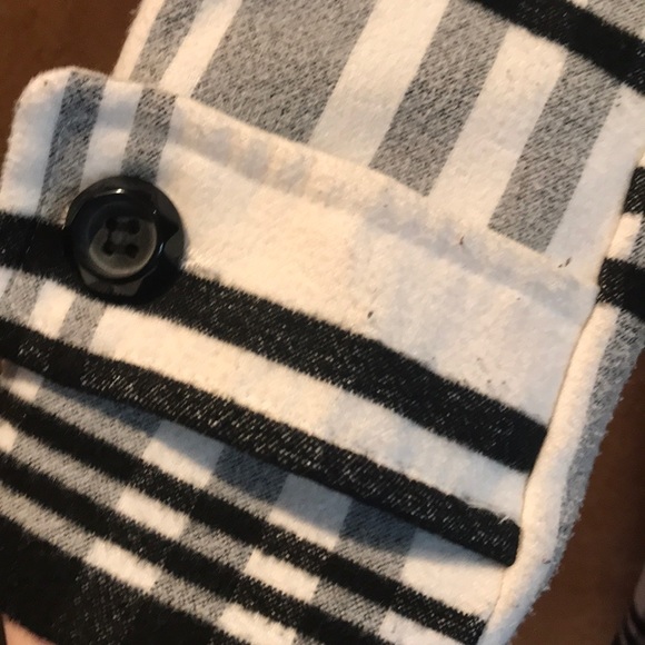 ❌SOLD❌ iZ Byer Warm Plaid Coat Small -EUC - Picture 3 of 8